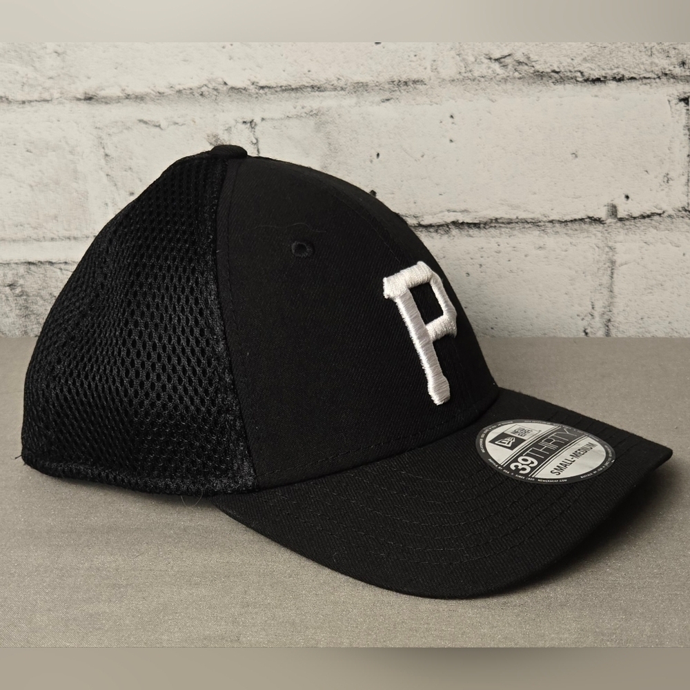 New Era 39THIRTY Pittsburgh Pirates Black Stretch Fit Hat S/M MLB Cap